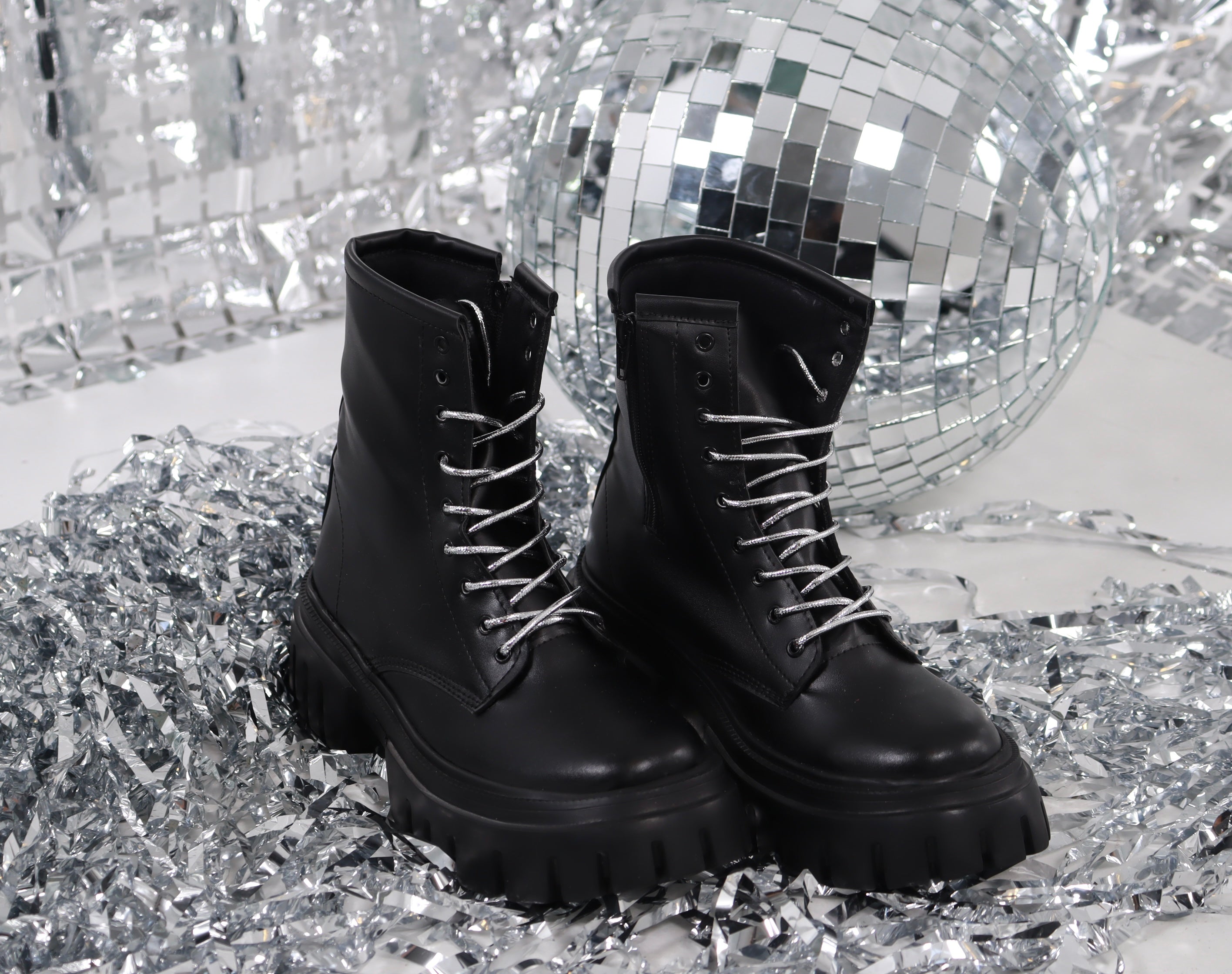 COMBAT BLACK SILVER